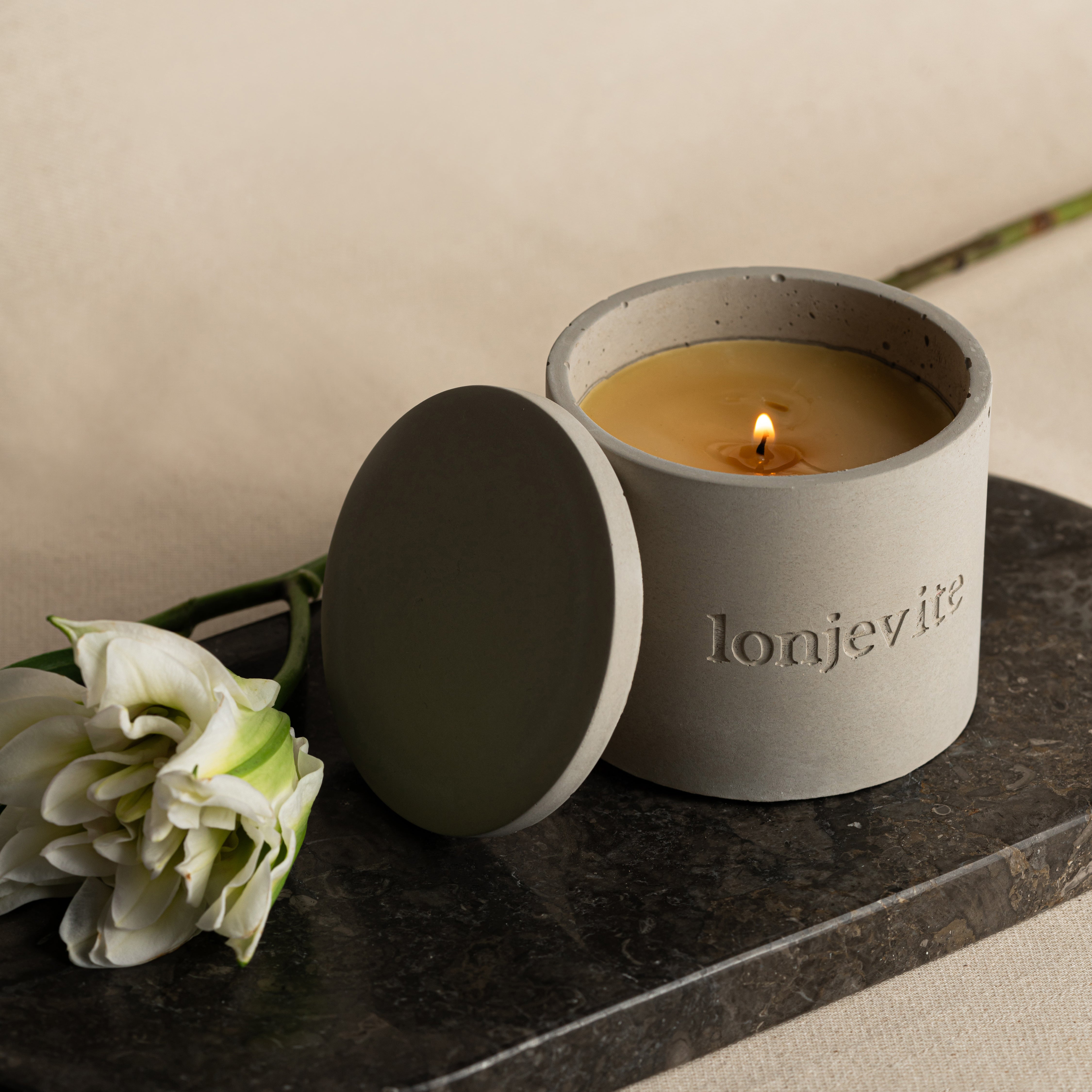 VELVET TOUCH CANDLE